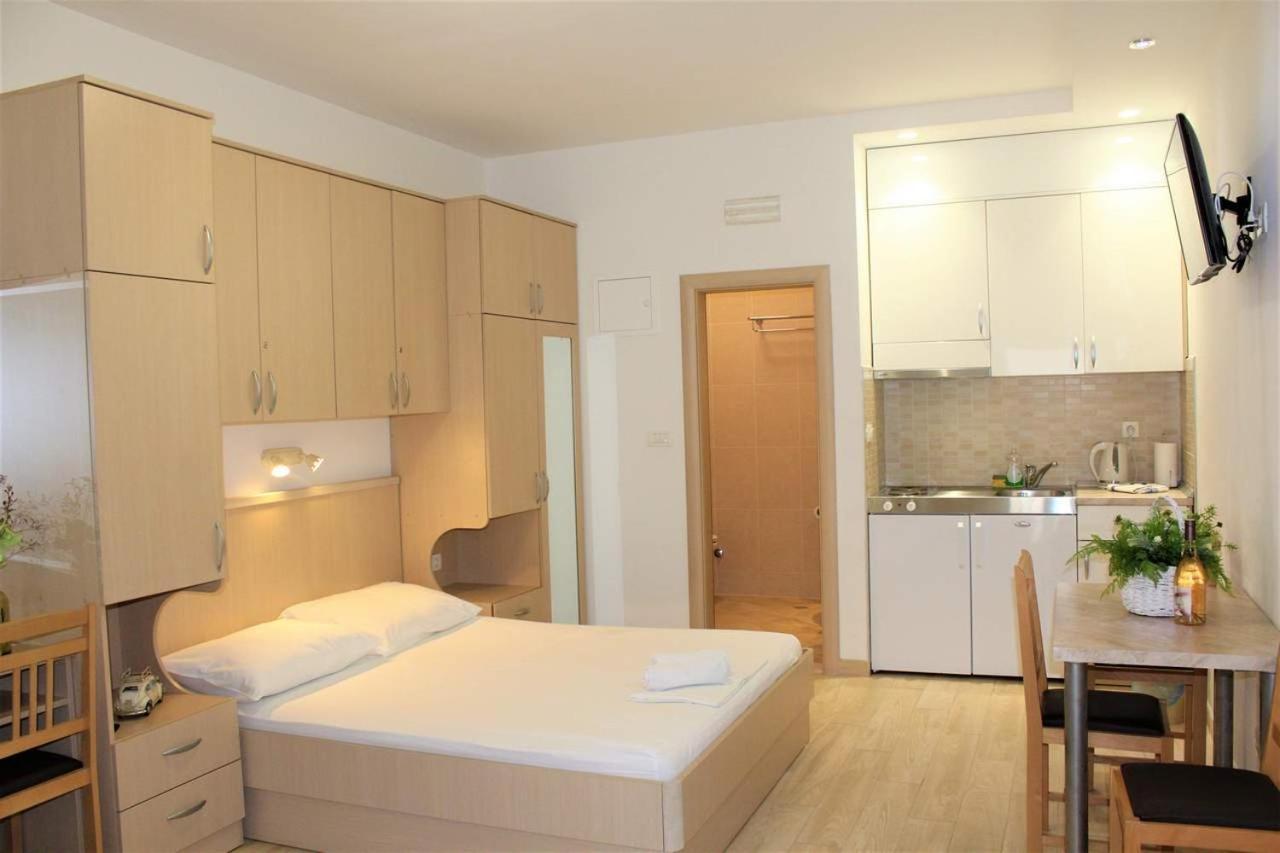 City Center Apartments Miro Макарска Экстерьер фото